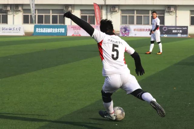 崔永熙31+10广州胜浙江 高登31分四川不敌北控