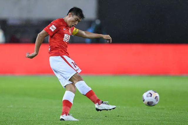 赵嘉义30分青岛胜同曦 贺希宁21分深圳负新疆